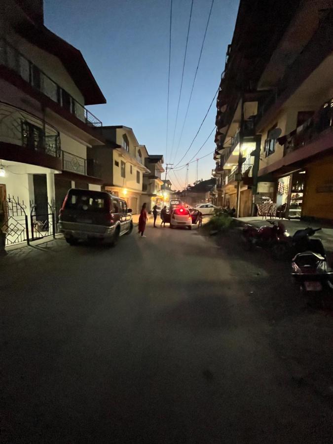 Residence Inn Homestay Shimla Buitenkant foto