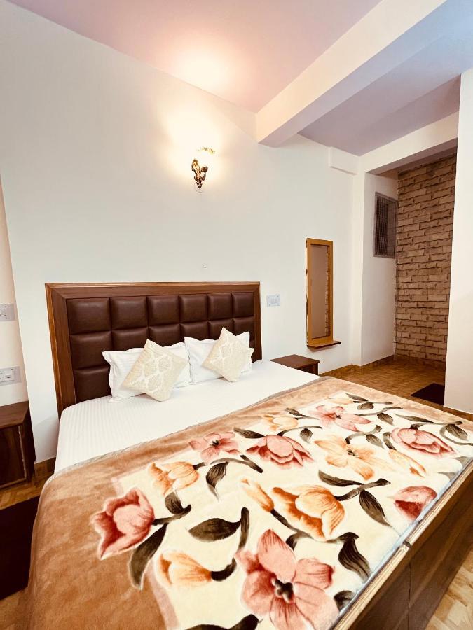 Residence Inn Homestay Shimla Buitenkant foto