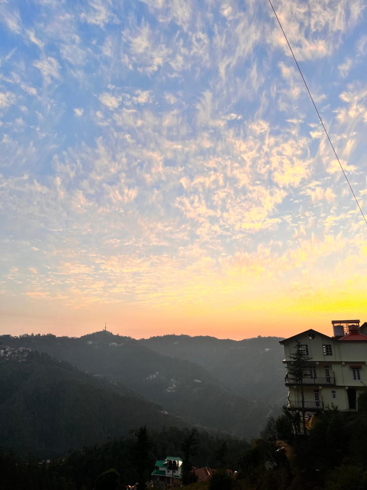 Residence Inn Homestay Shimla Buitenkant foto