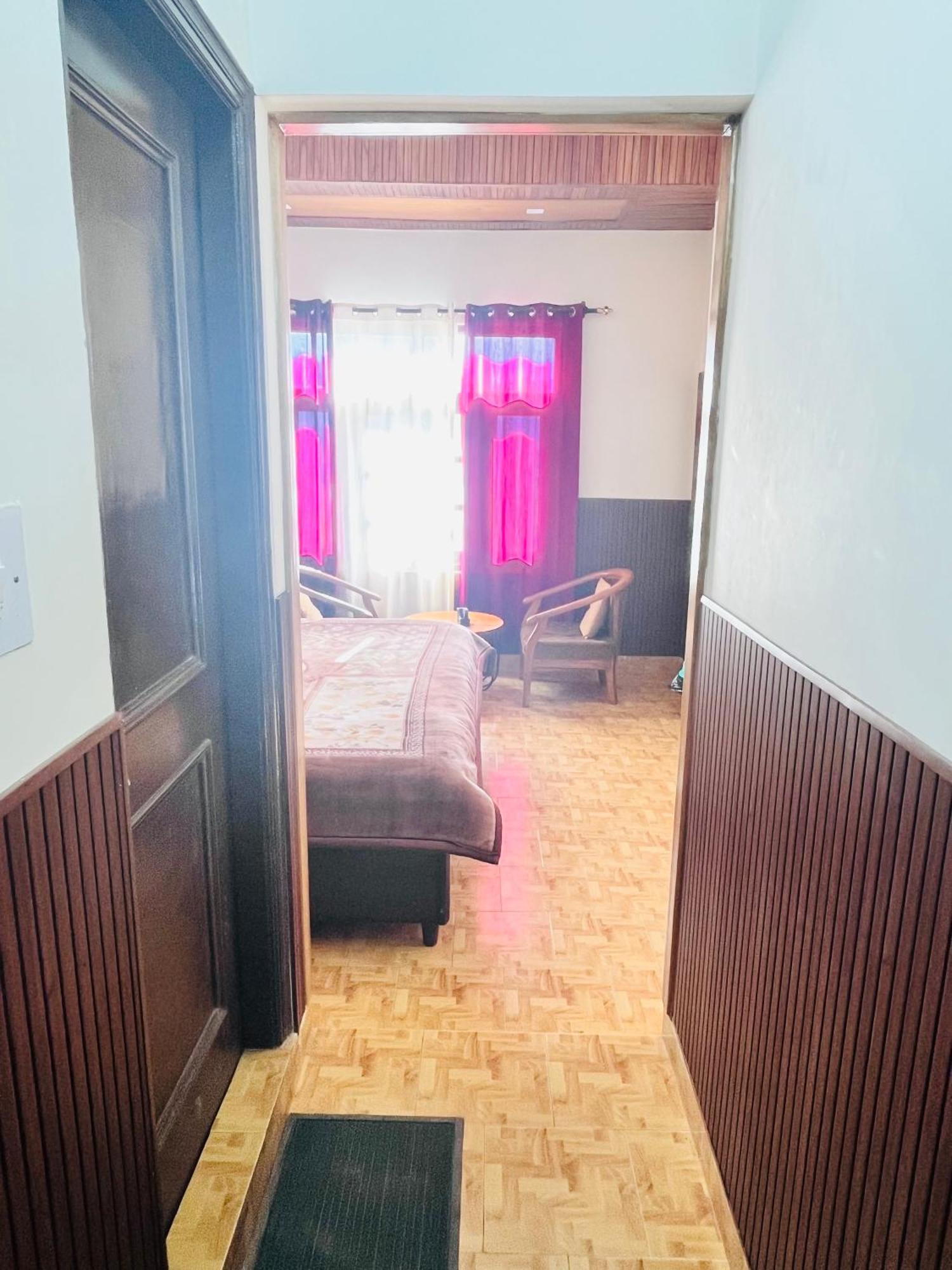 Residence Inn Homestay Shimla Buitenkant foto