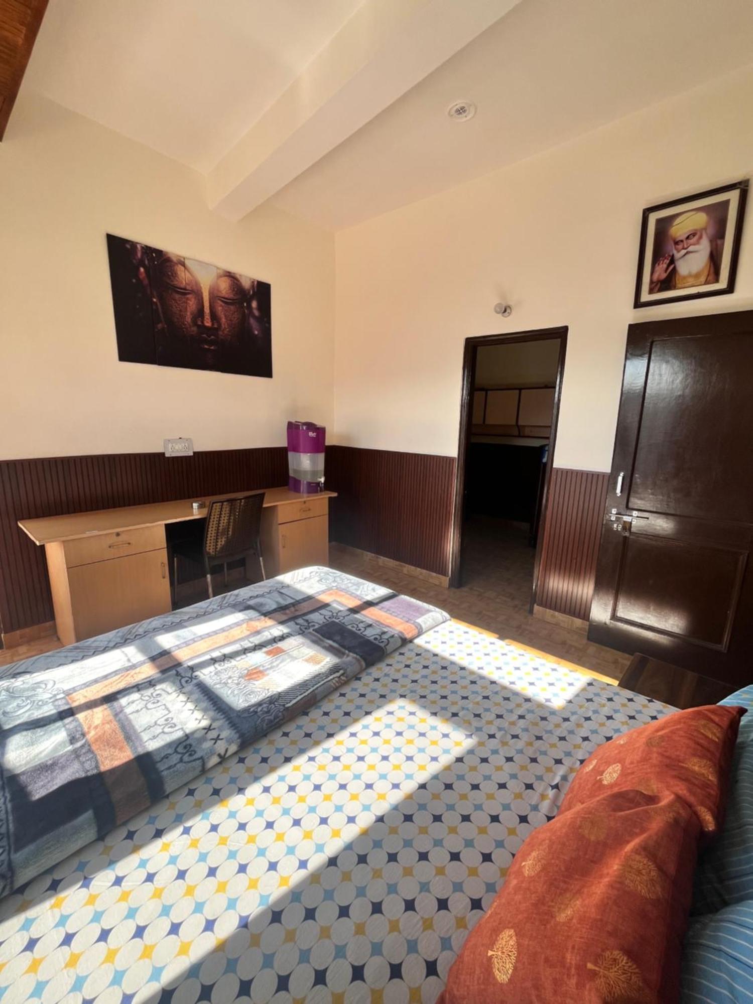 Residence Inn Homestay Shimla Buitenkant foto